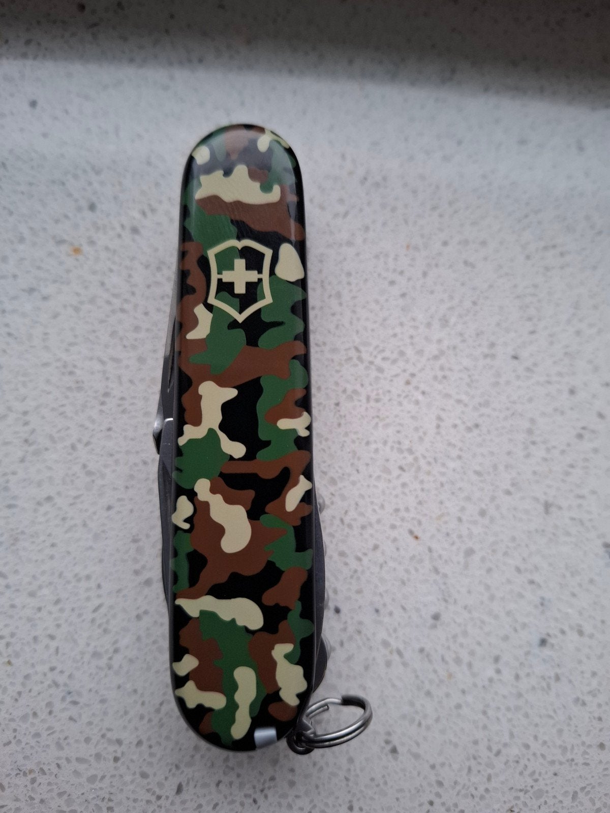 Victorinox Explorer Camo mes zakmes, Caravans en Kamperen, Ophalen of Verzenden, Nieuw