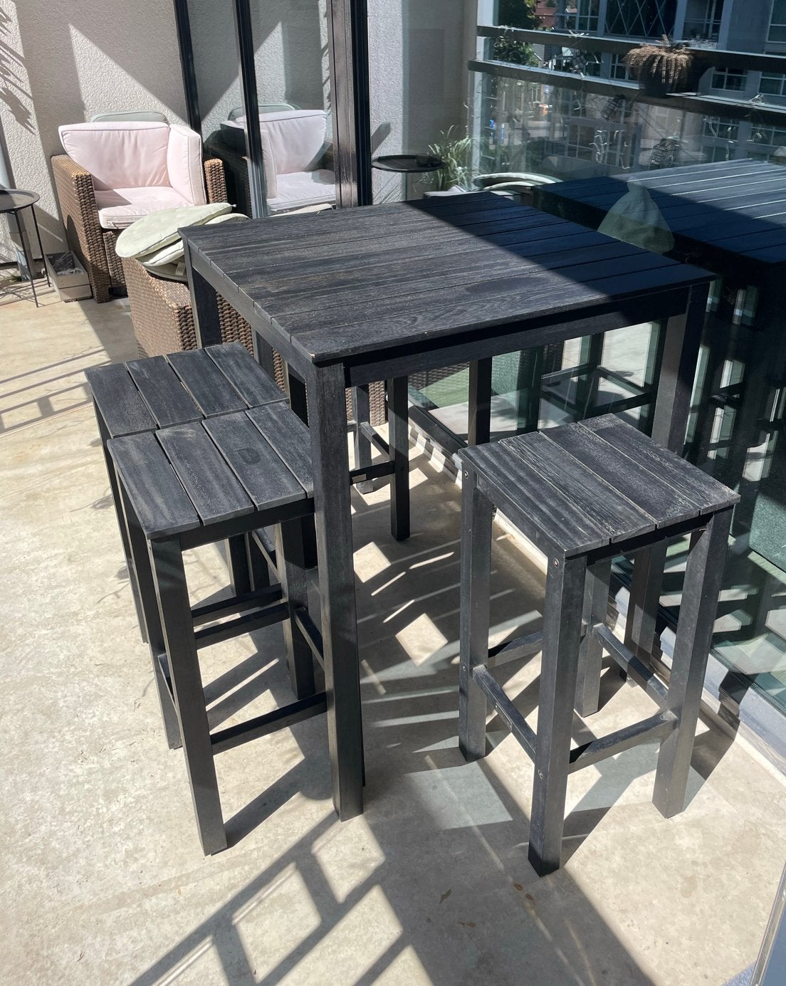 Hoge zwarte eettafel met 4 krukken, Ophalen, Gebruikt, Vierkant, Hout
