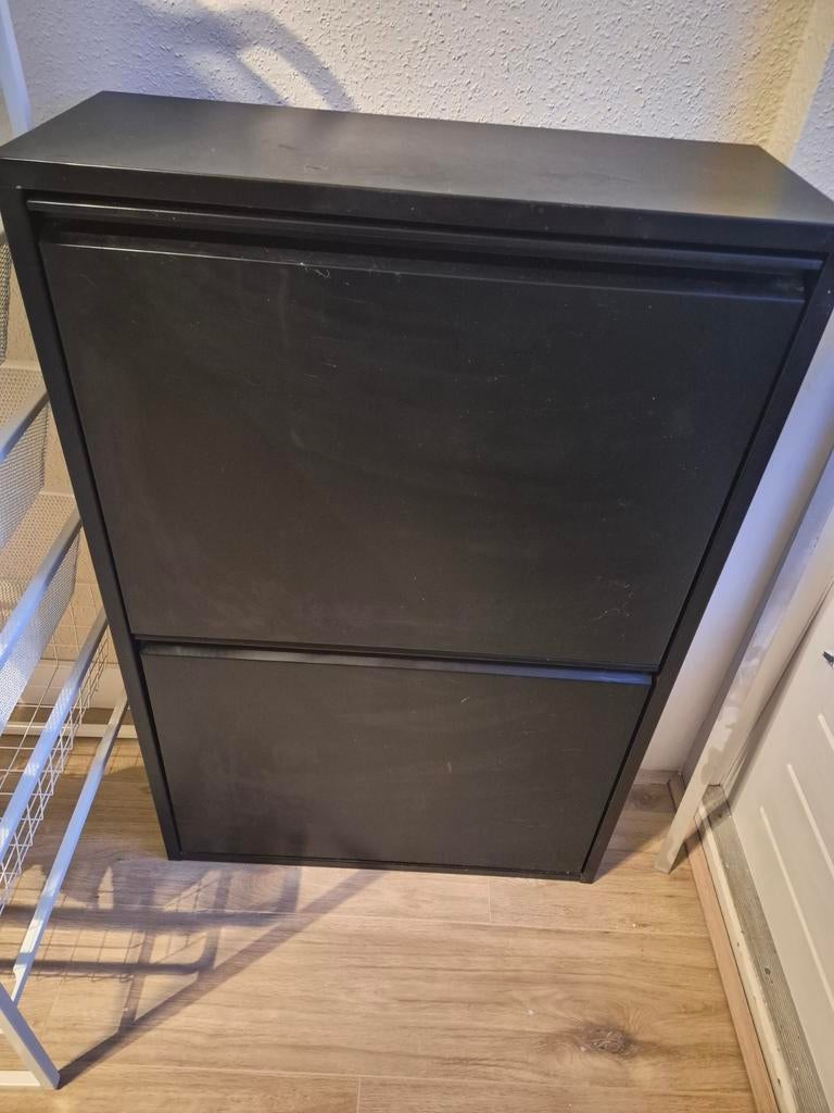 Zwart schoenenkastje met 2 vakken - compact en stijlvol, Ophalen, Gebruikt, 40 liter of meer, Metaal