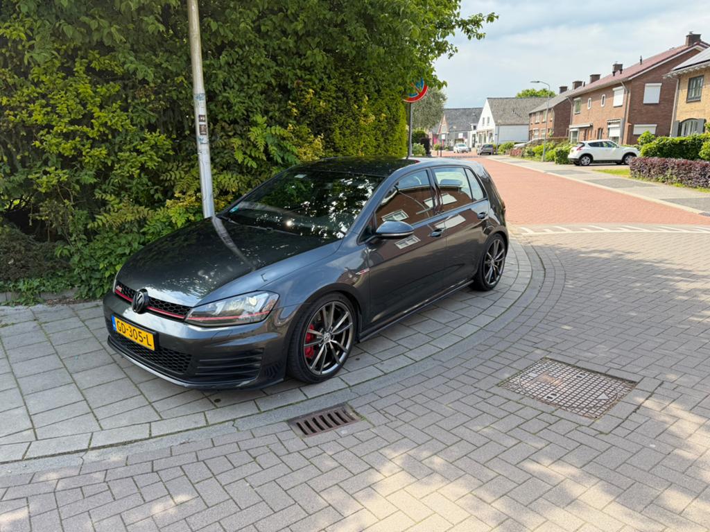 VOLKSWAGEN GOLF 7 GTI PERFORMANCE 2.0TFSi 16V EDITION 230PK, Auto's, Volkswagen, Euro 5, Stof, Navigatiesysteem, 1295 kg