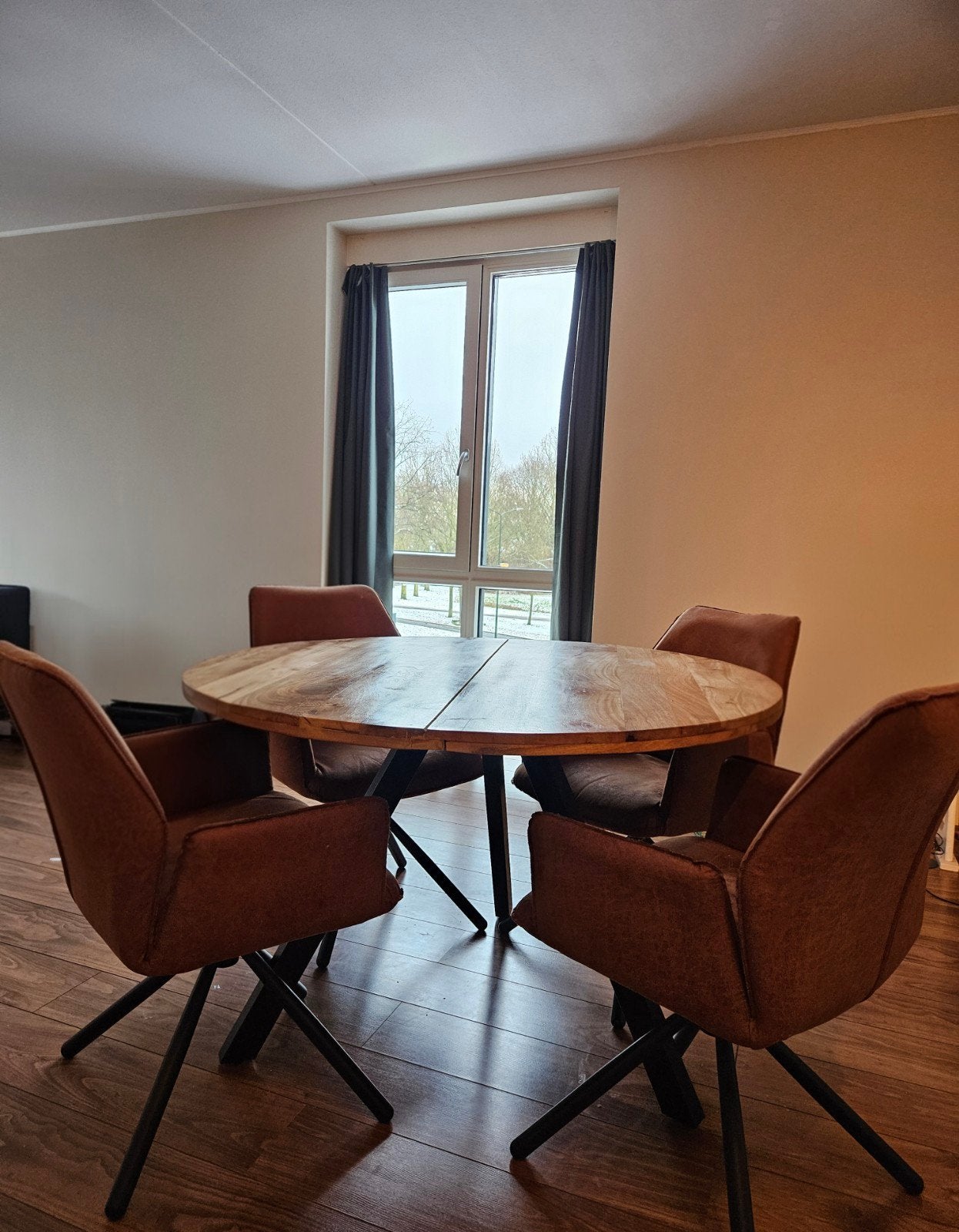 Mangohouten eettafel met 4 stoelen, Ophalen, Zo goed als nieuw, Modern, Industrieel, 4 tot 6 stoelen