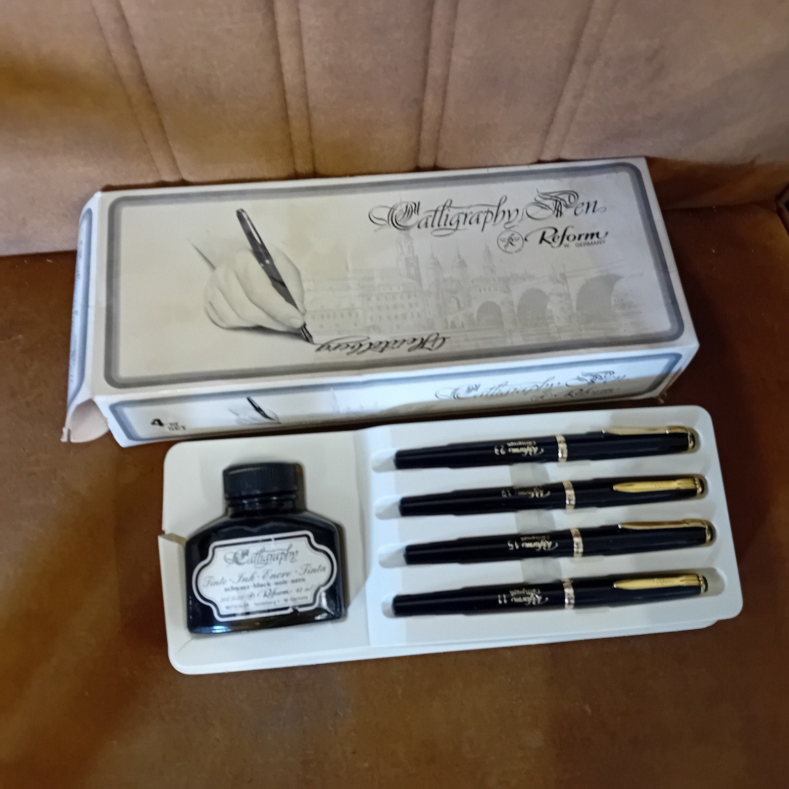 Reform Calligraphy Pen Set met Inkt - Zo goed als nieuw, Overige merken, Pennenset, Verzenden, Met doosje