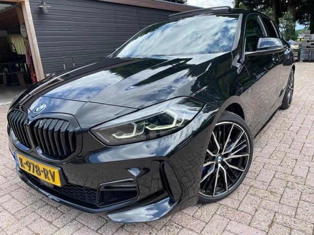 BMW 1-Serie 118i High Executive M Sport, 136 pk, Zwart, Origineel Nederlands, Bluetooth