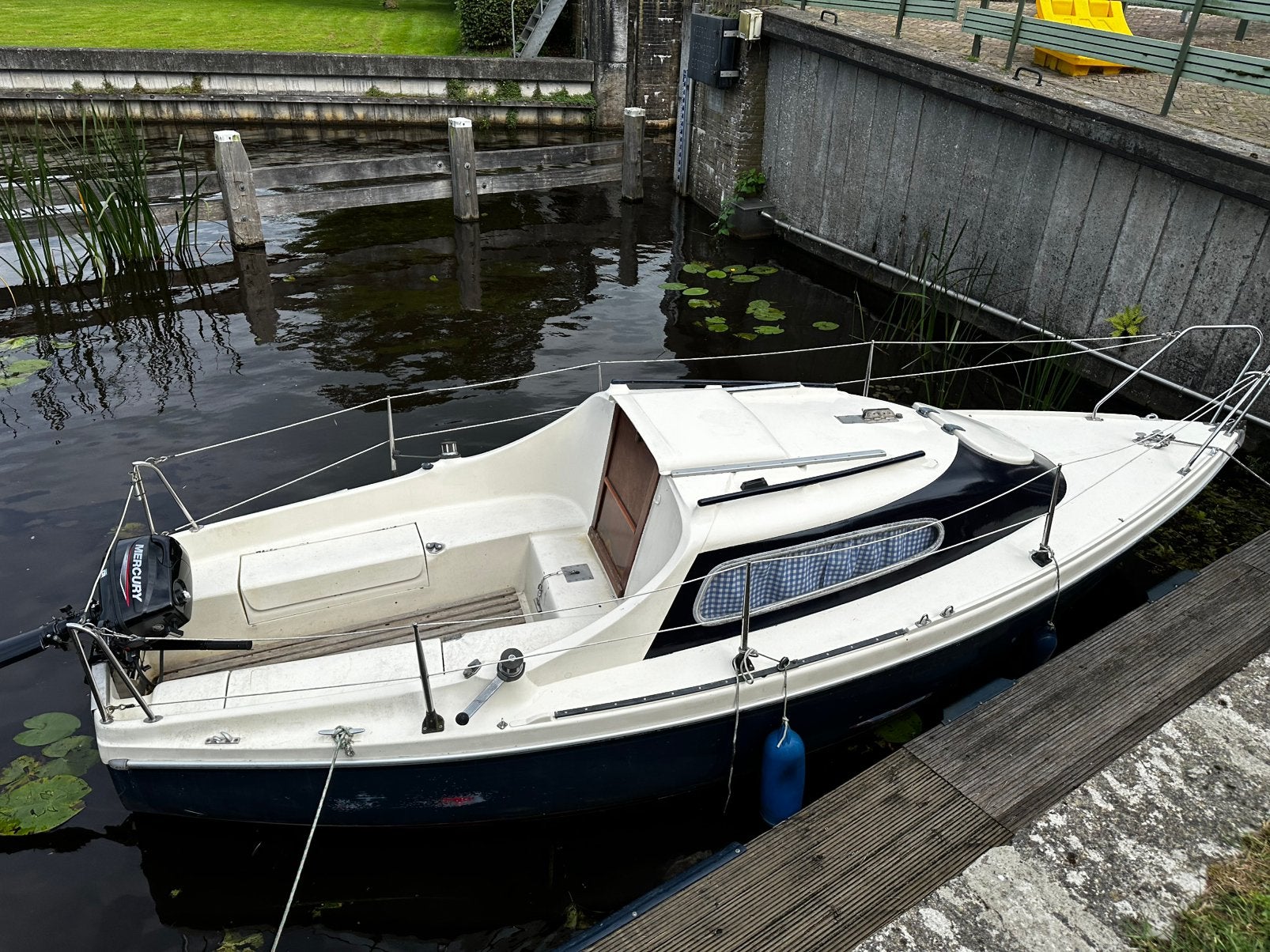 Leuke motorboot met kajuit., Watersport en Boten, Motorboten en Motorjachten, Gebruikt, Buitenboordmotor, Tot 1.00 meter, 5 m