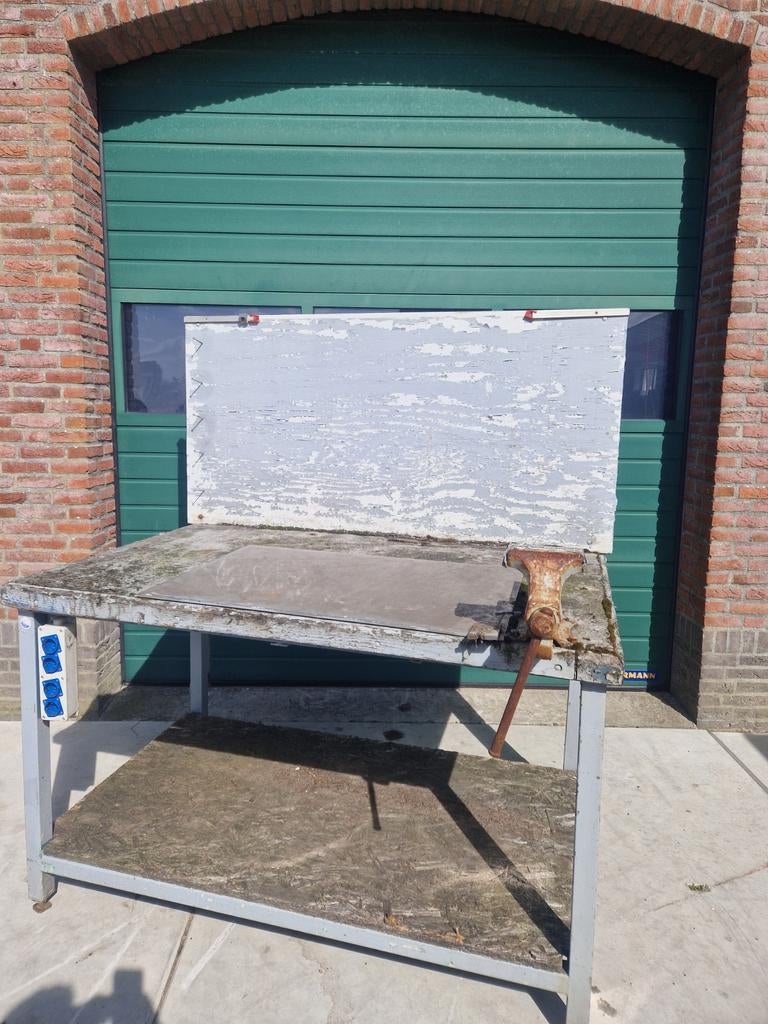 Werkbank met bankschroef, Doe-het-zelf en Verbouw, Werkbanken, Ophalen, Gebruikt, Bankschroef
