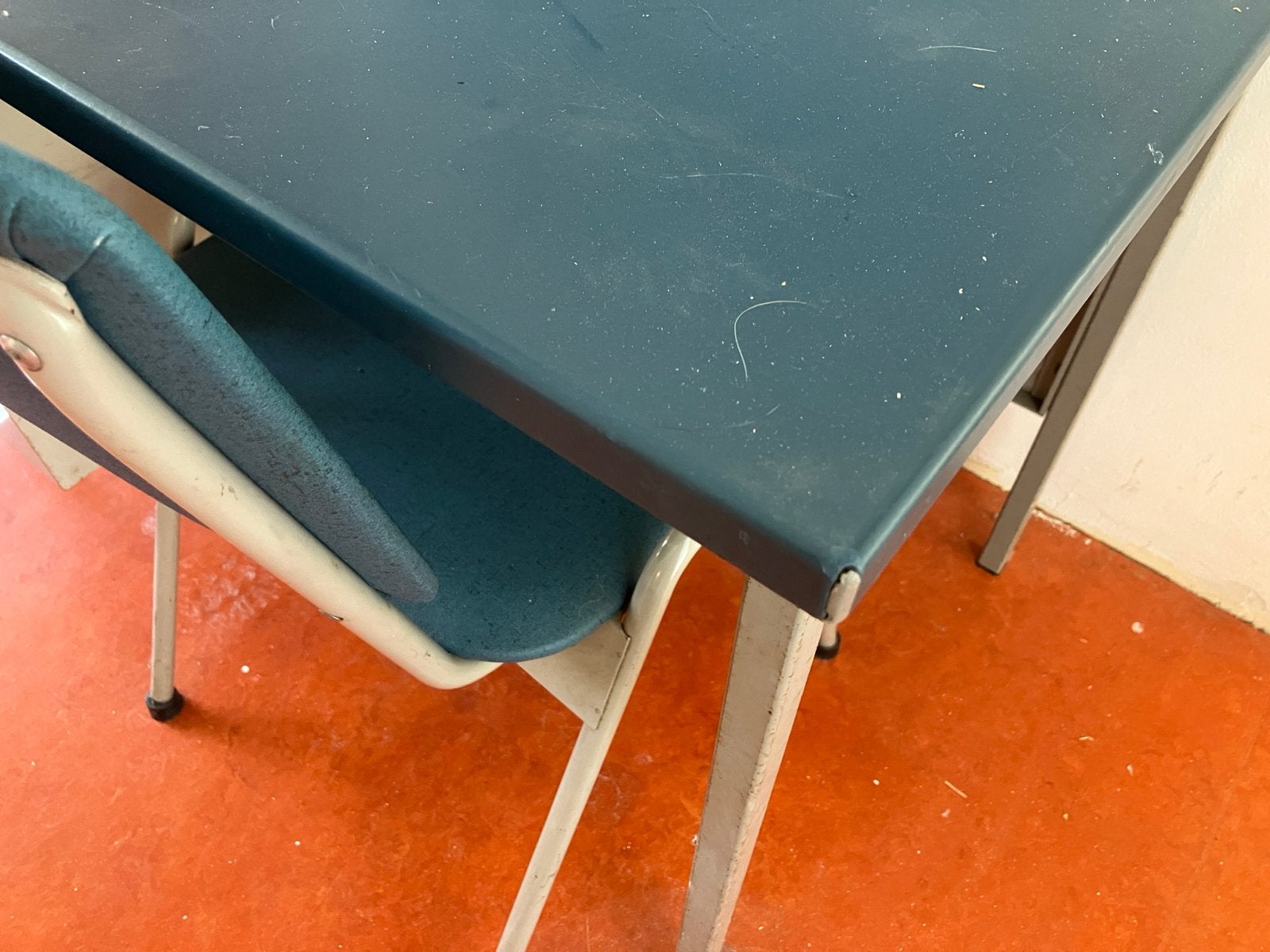 Gispen bureau staal, afsluitbaar. Plus stoel., Ophalen, Gispen, Gebruikt, Met lades