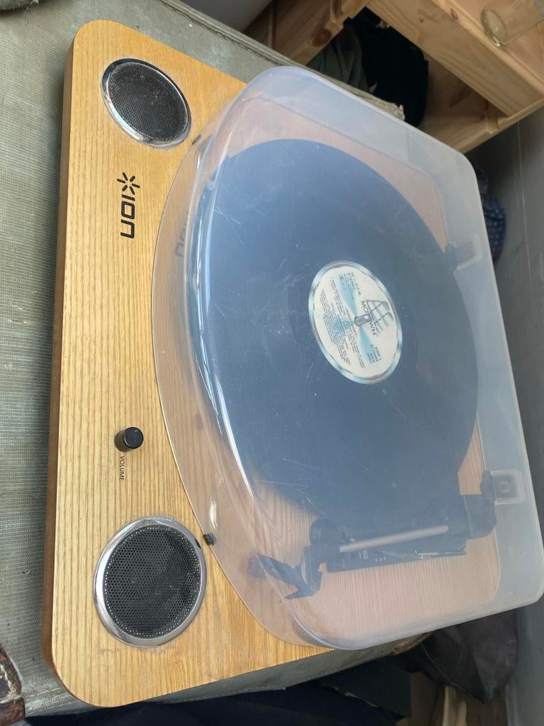 ION Max LP Platenspeler met ingebouwde speakers en USB, Zo goed als nieuw, USB-aansluiting, Platenspeler, Ophalen