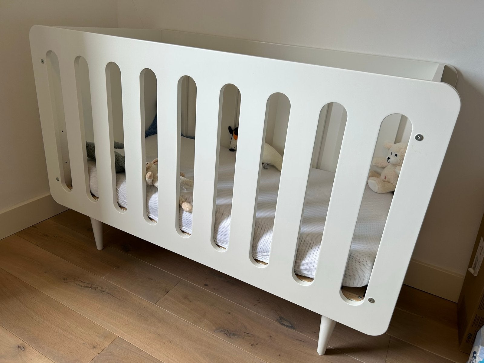 Ledikantje met bijpassende commode, Ophalen, Zo goed als nieuw, Minder dan 140 cm, Minder dan 70 cm