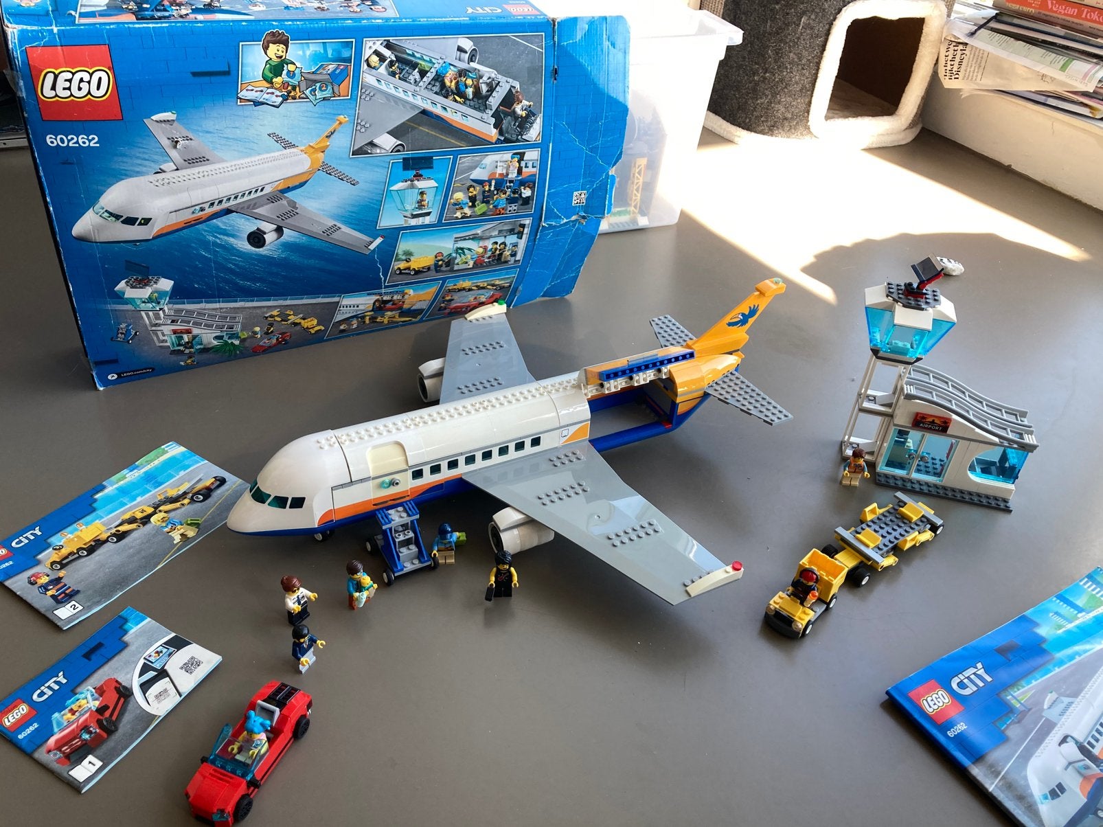 Lego City Vliegtuig 60626 incl Terminal etc, Ophalen of Verzenden, Zo goed als nieuw