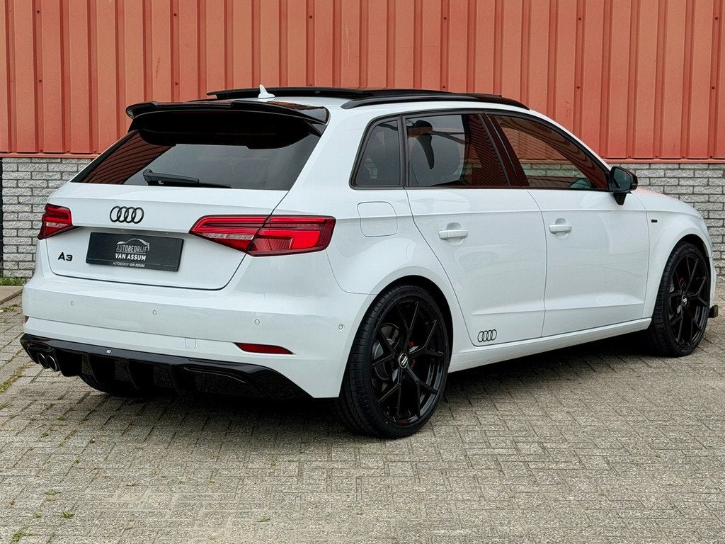 Audi A3 SPORTBACK 1.4 TFSI CoD S-Line Virtual Pano Carplay, Auto's, Gebruikt, 4 cilinders, 150 pk, Wit