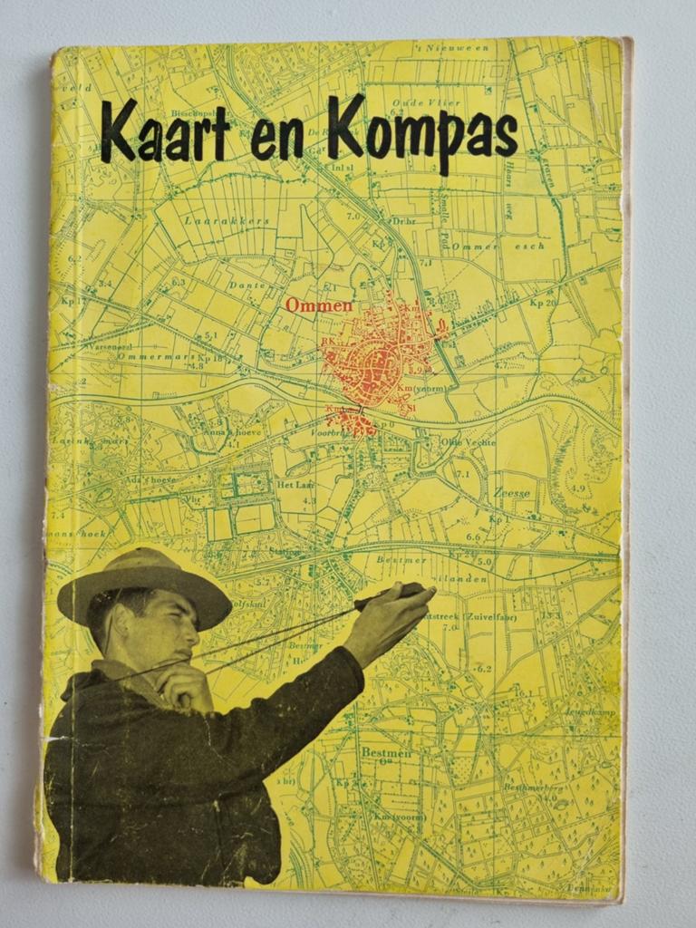 Scouting verzamelobject: boekje Kaart en Kompas, 1966, Ophalen of Verzenden, Gebruikt, Boek of Tijdschrift