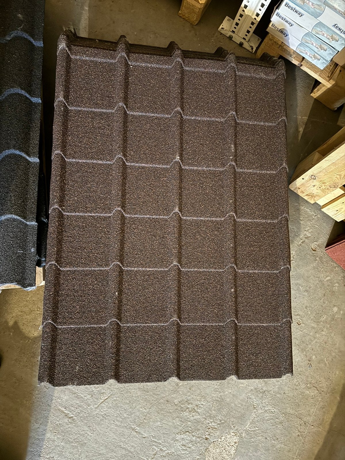 34 nieuwe aquaplan metaal dakpanplaten 113x83 donkerrood, Doe-het-zelf en Verbouw, Nieuw, 15 m² of meer, Rood, Ophalen
