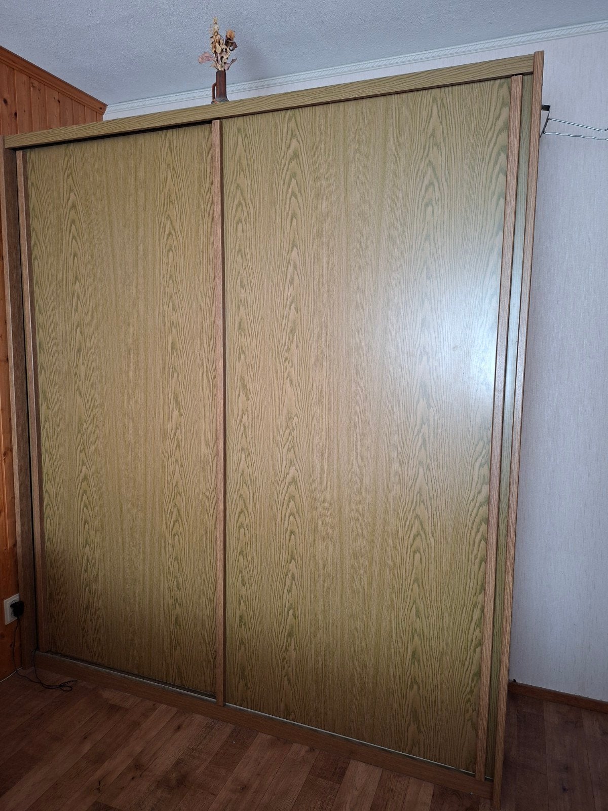 Gratis grote kleerkast, Huis en Inrichting, Kasten | Kledingkasten, Ophalen, Gebruikt, 25 tot 50 cm