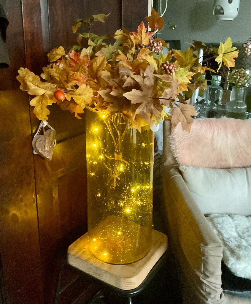 Glazen vaas met kunststukken, Ophalen, Inclusief decoratie, Geel, 45 cm