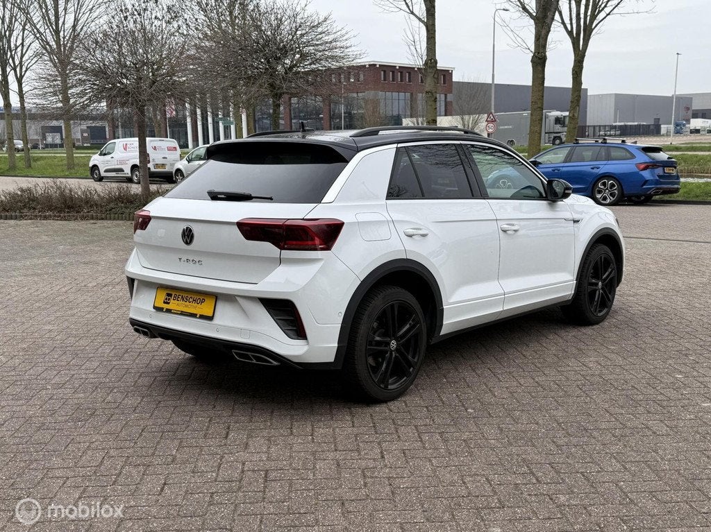 Volkswagen T-Roc 1.5 TSI R-Line Bi-Tone Navi Carplay Virtual, Auto's, 1498 cc, 4 cilinders, 150 pk, Alcantara