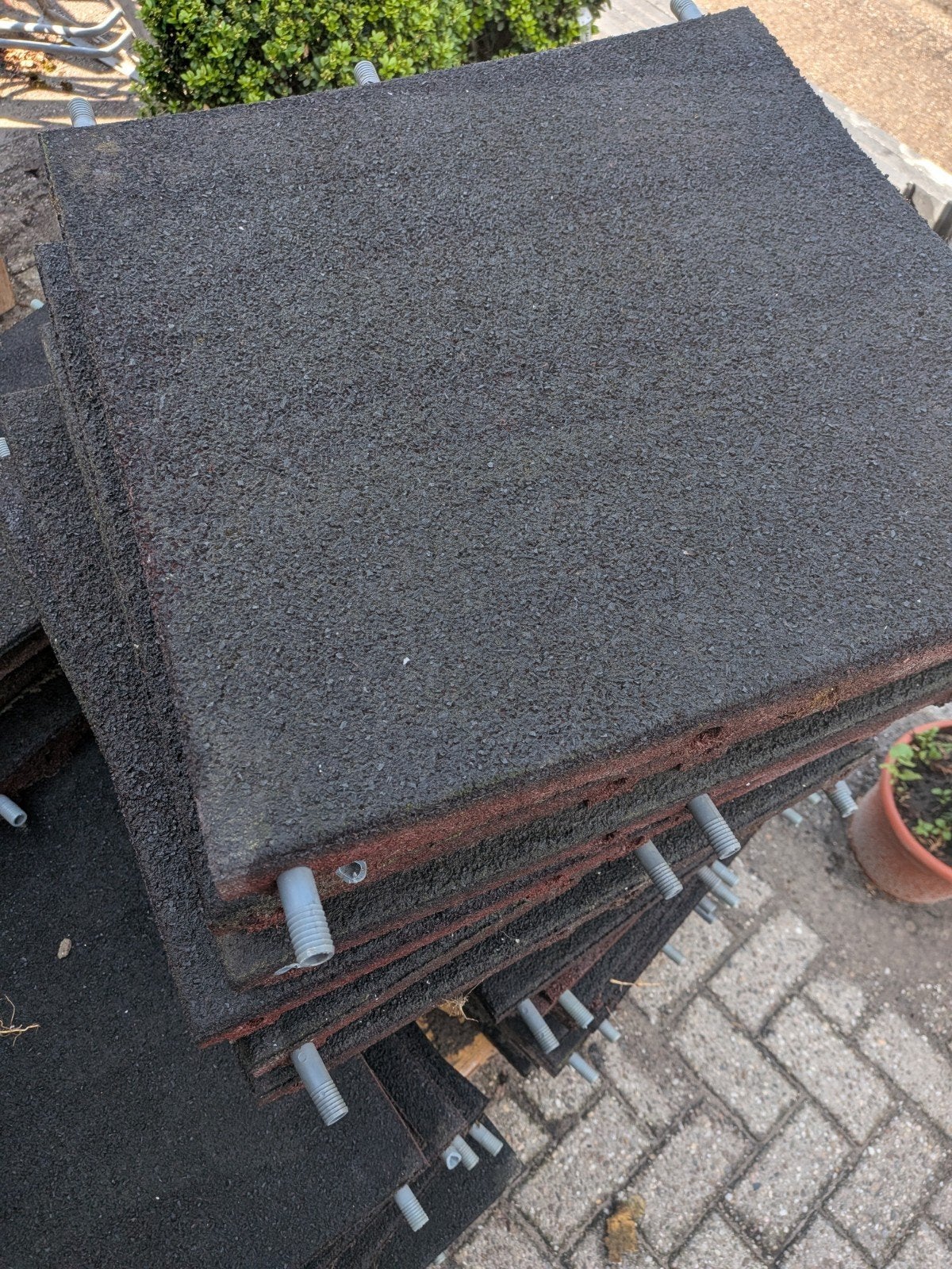 Rubberen tegels 50x50x4,5 cm - 118 stuks AANBIEDING, ., ., ., Weidegang