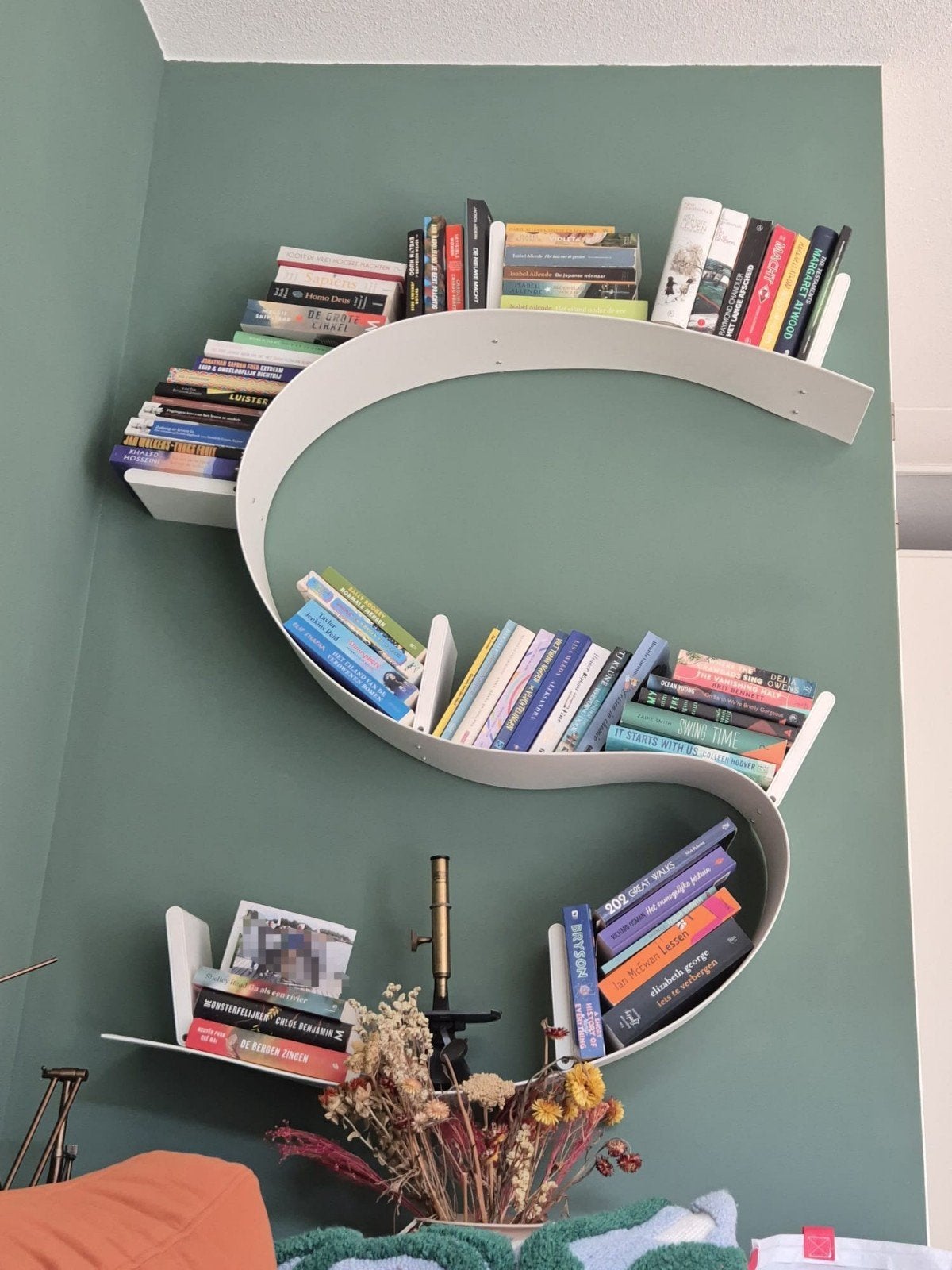 Witte Kartell Bookworm boekenplank - 7 boekensteunen, Huis en Inrichting, Ophalen, Met plank(en), Kunststof, Gebruikt