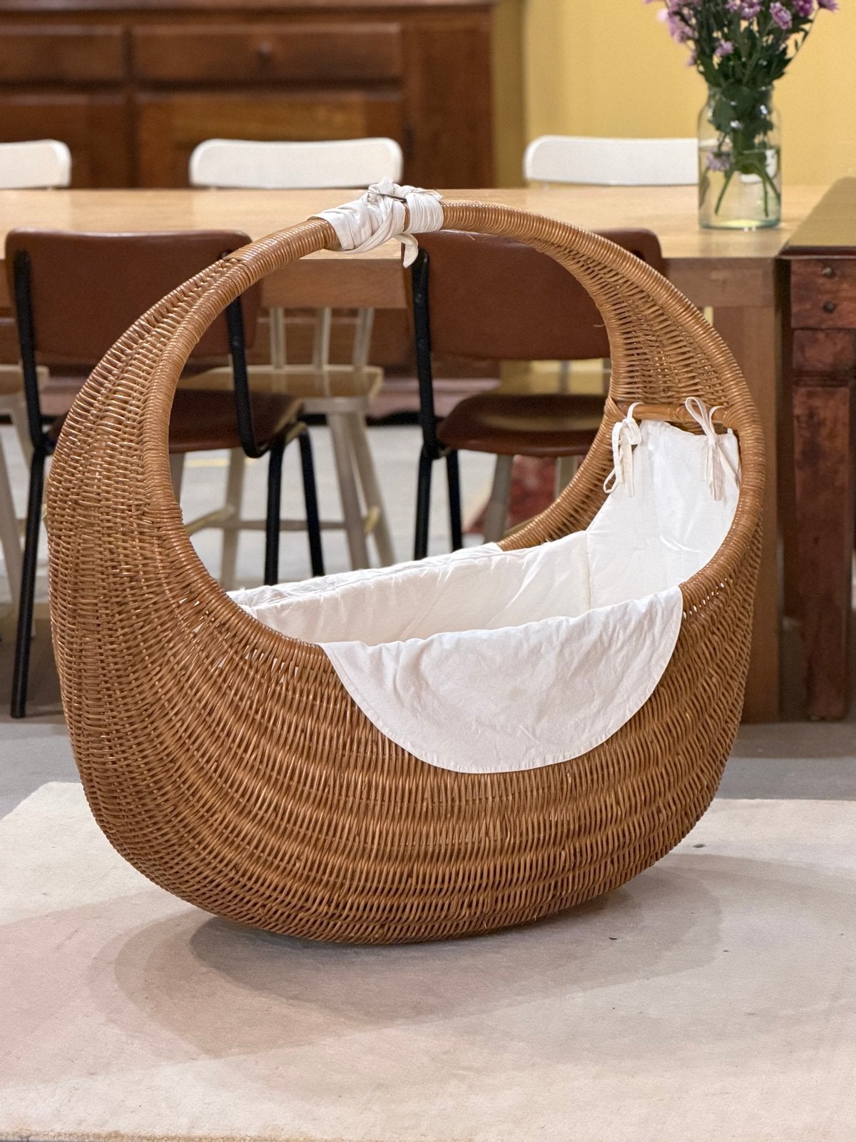 Vintage rotan wiegje, Kinderen en Baby's, Babywiegjes en Ledikanten, Ophalen, Zo goed als nieuw, Wieg