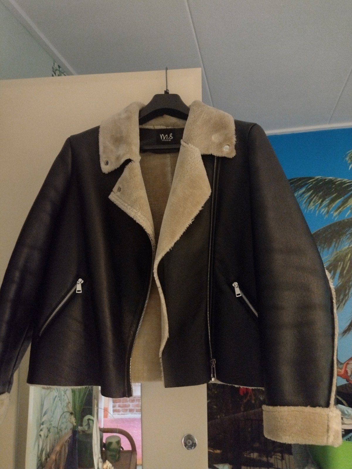 stoere jas, Ophalen of Verzenden, Zo goed als nieuw, Maat 42/44 (L), Zwart