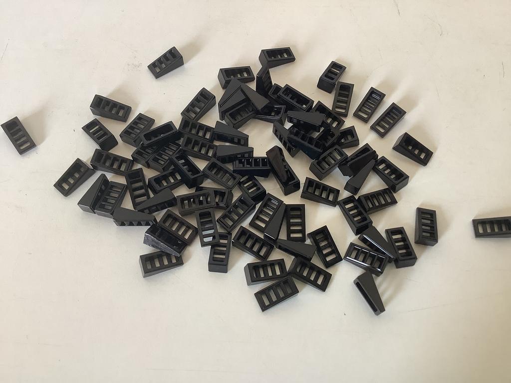 Lego dakpan helling 18 2x1x2/3 met traliewerk rooster zwart, Ophalen of Verzenden, Gebruikt, Losse stenen, Lego