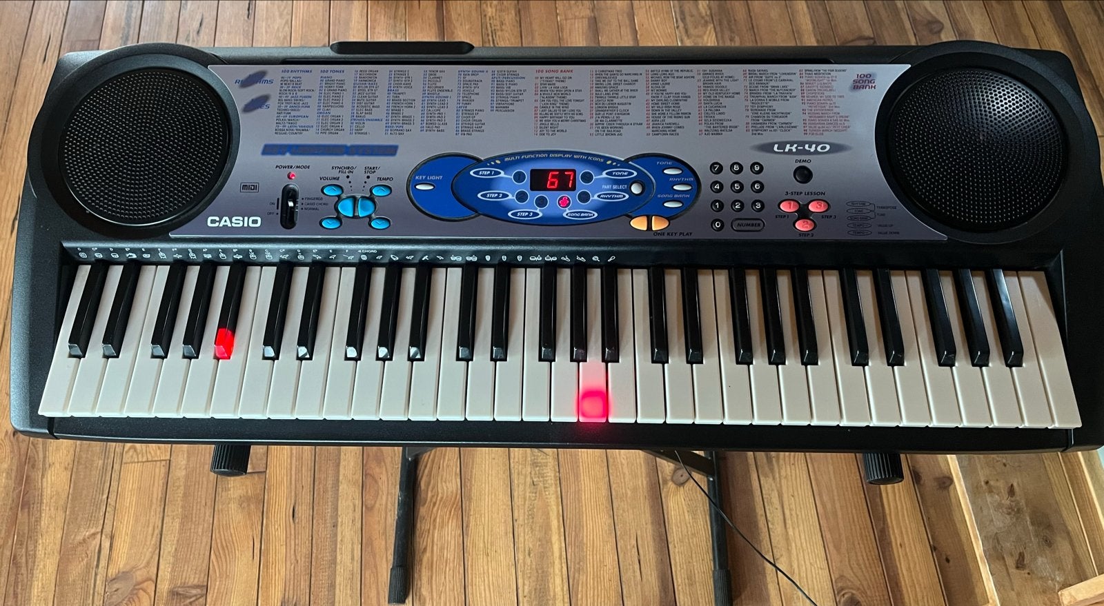 Casio LK-40 Keyboard met verlichte toetsen, Muziek en Instrumenten, Casio, Midi-aansluiting, Ophalen of Verzenden, 61 toetsen