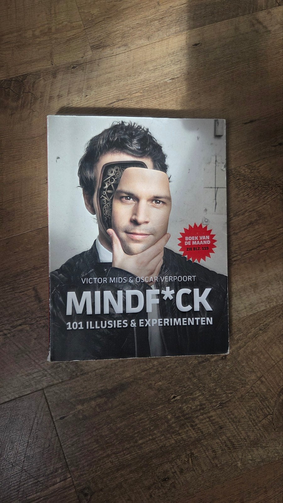 Mindf*ck: 101 Illusies & Experimenten - Victor Mids, Ophalen of Verzenden, Gelezen, Victor Mids & Oscar Verpoort, Nederland