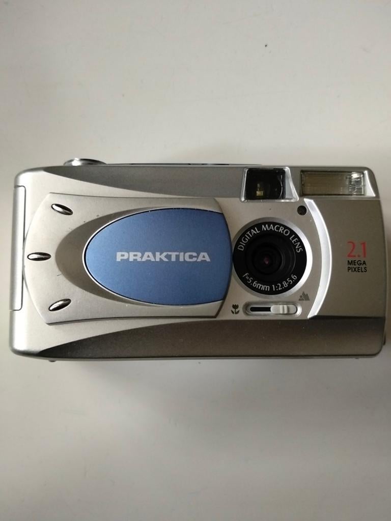 Praktica digitale camera z.g.a.n, Ophalen of Verzenden, Spiegelreflex, Overige Merken
