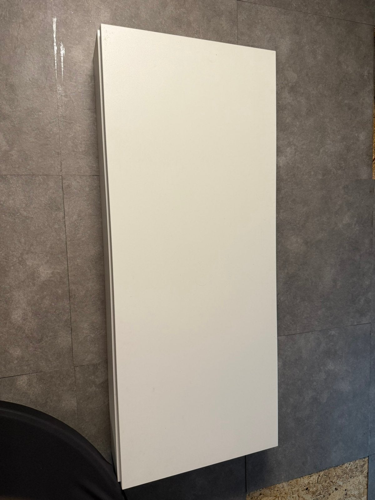 Witte badkamerkast met glazen planken – modern & praktisch, Huis en Inrichting, Ophalen, Zo goed als nieuw