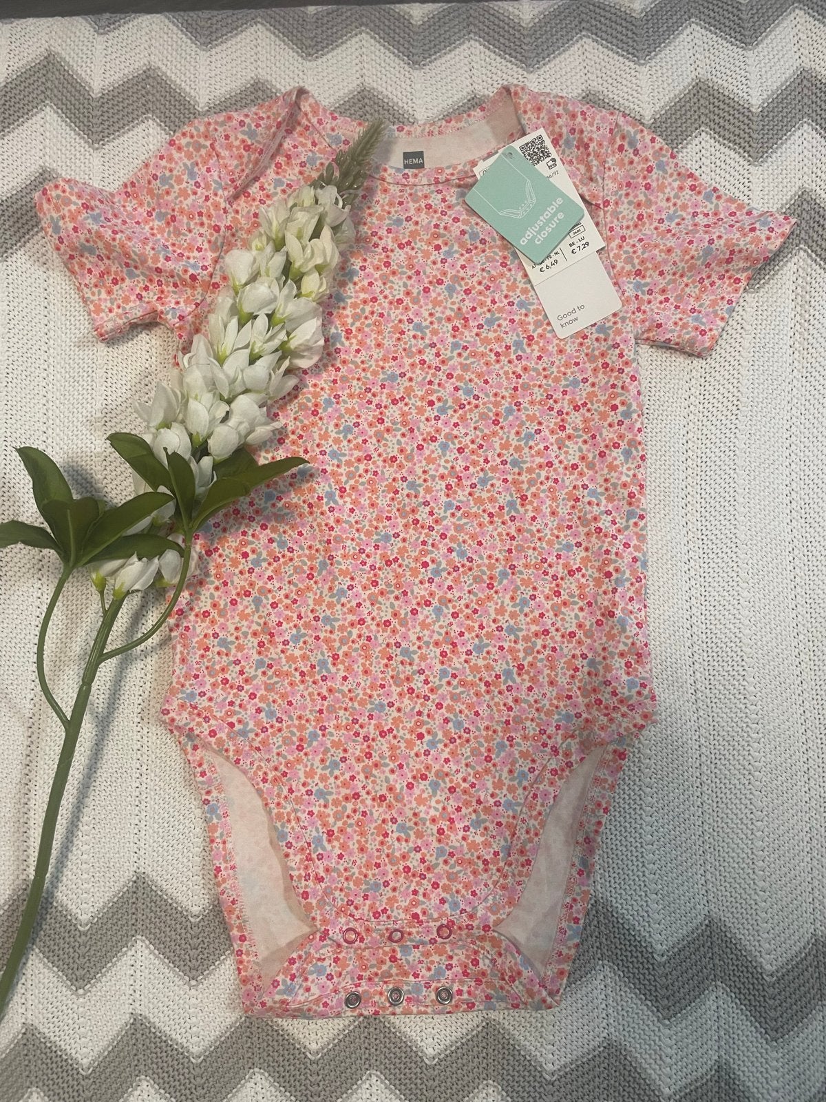 NIEUW, gebloemde meegroei romper van de Hema, maat 98/104, Ophalen of Verzenden, Nieuw, Meisje, Nacht- of Onderkleding
