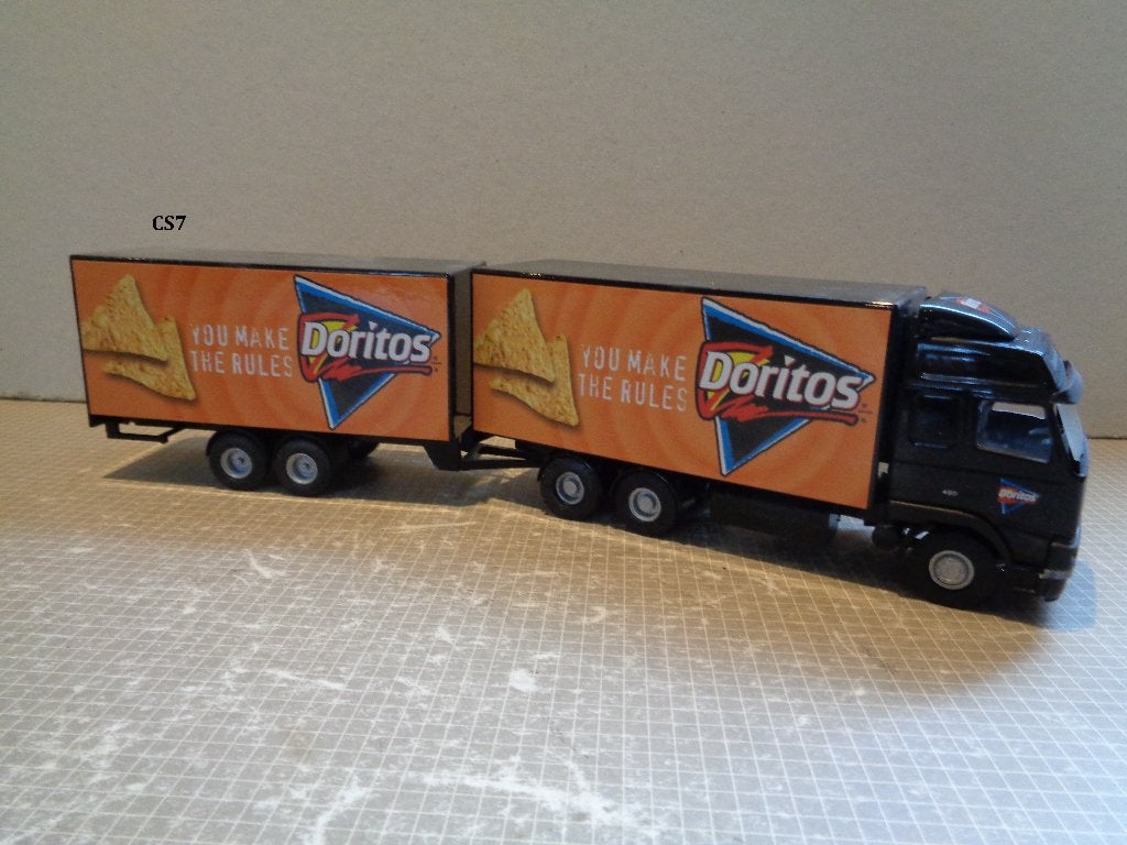 lion volvo fh doritos combi, Ophalen of Verzenden, Zo goed als nieuw, Bus of Vrachtwagen, Lion Toys