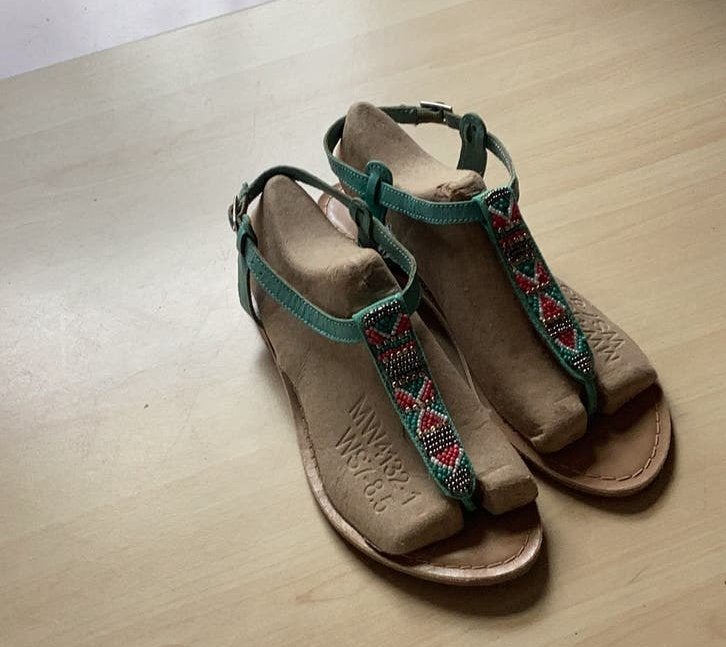 Sandaaltjes 39 atmosphere, Kleding | Dames, Schoenen, Ophalen of Verzenden, Zo goed als nieuw, Sandalen of Muiltjes