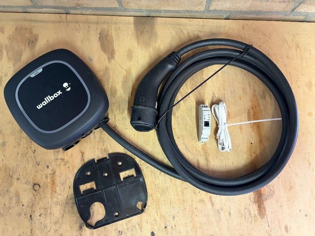 wallbox pulsar max + P1 loadbalacing module, Auto diversen, Ophalen of Verzenden, Gebruikt, Laadpaal en Laadkabel