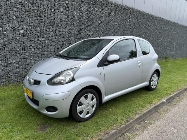 Toyota Aygo 1.0-12V Comfort (bj 2010), Gebruikt, 4 stoelen, 68 pk, Handgeschakeld