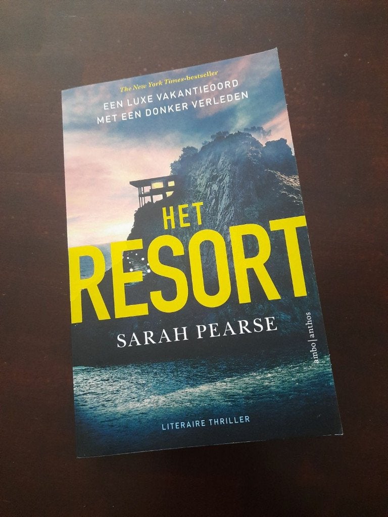 Sarah Pearse - het resort, Ophalen of Verzenden, Zo goed als nieuw