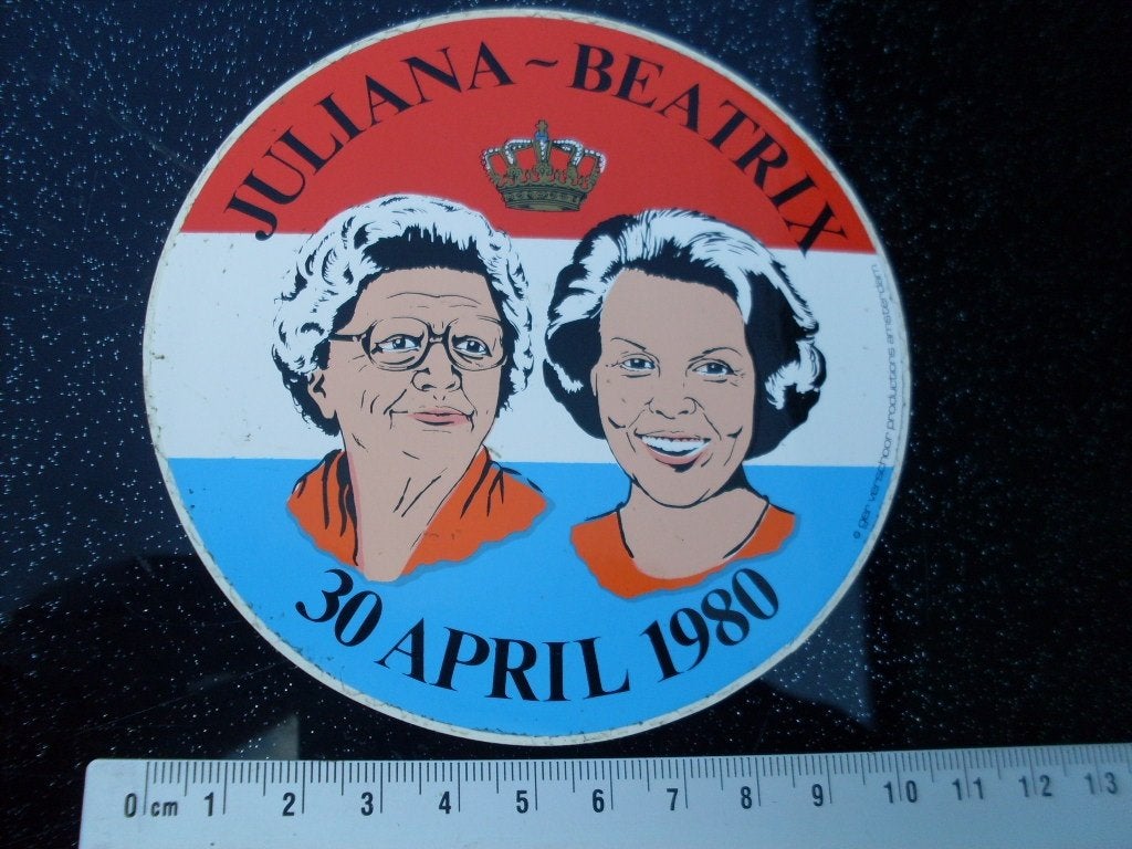 sticker Juliana - Beatrix 30 april 1980 koninginnen, Verzamelen, Verzenden, Zo goed als nieuw, Overige typen