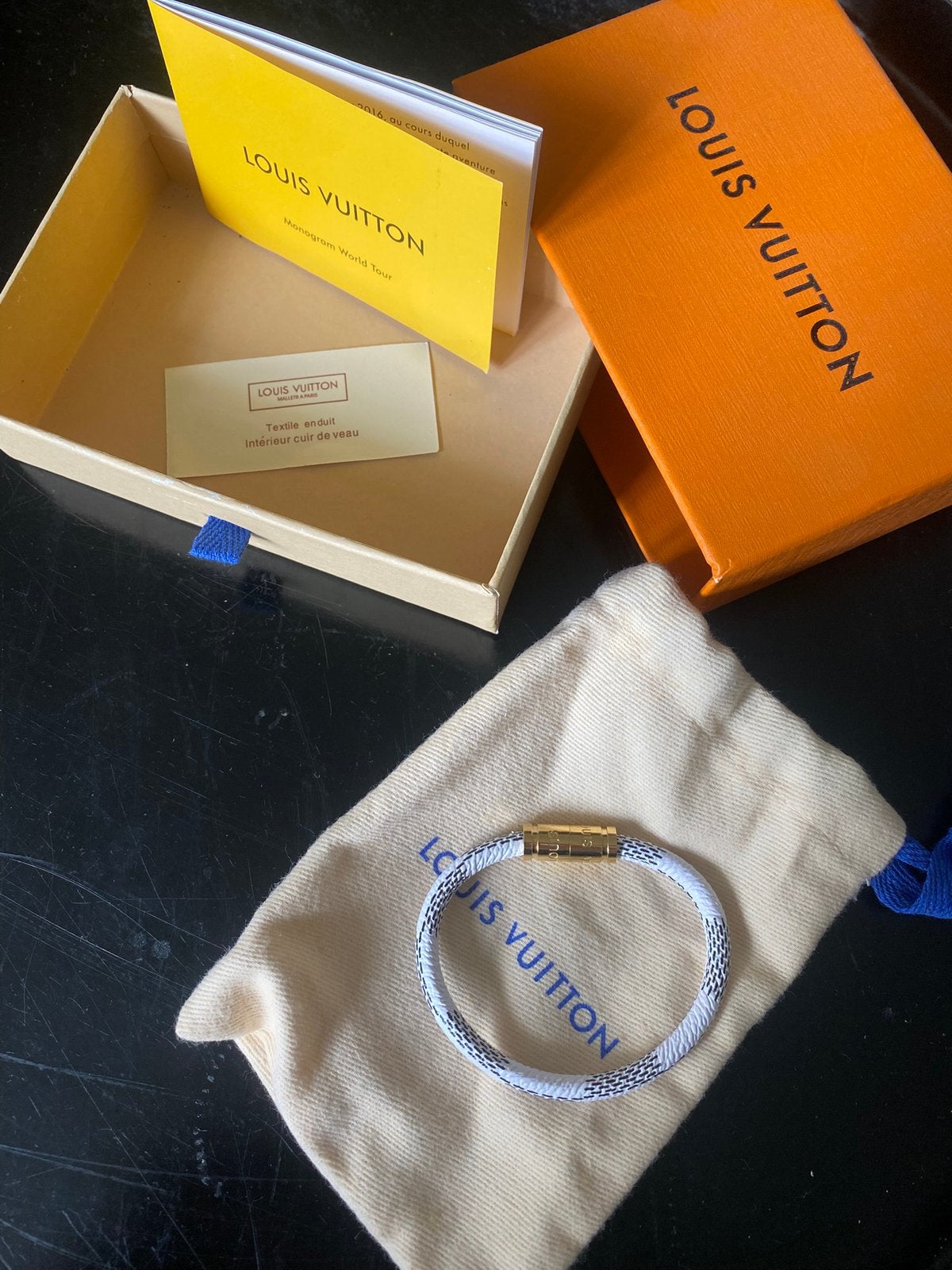 Louis Vuitton armbandje dames, Ophalen, Zo goed als nieuw, Bruin, Leer