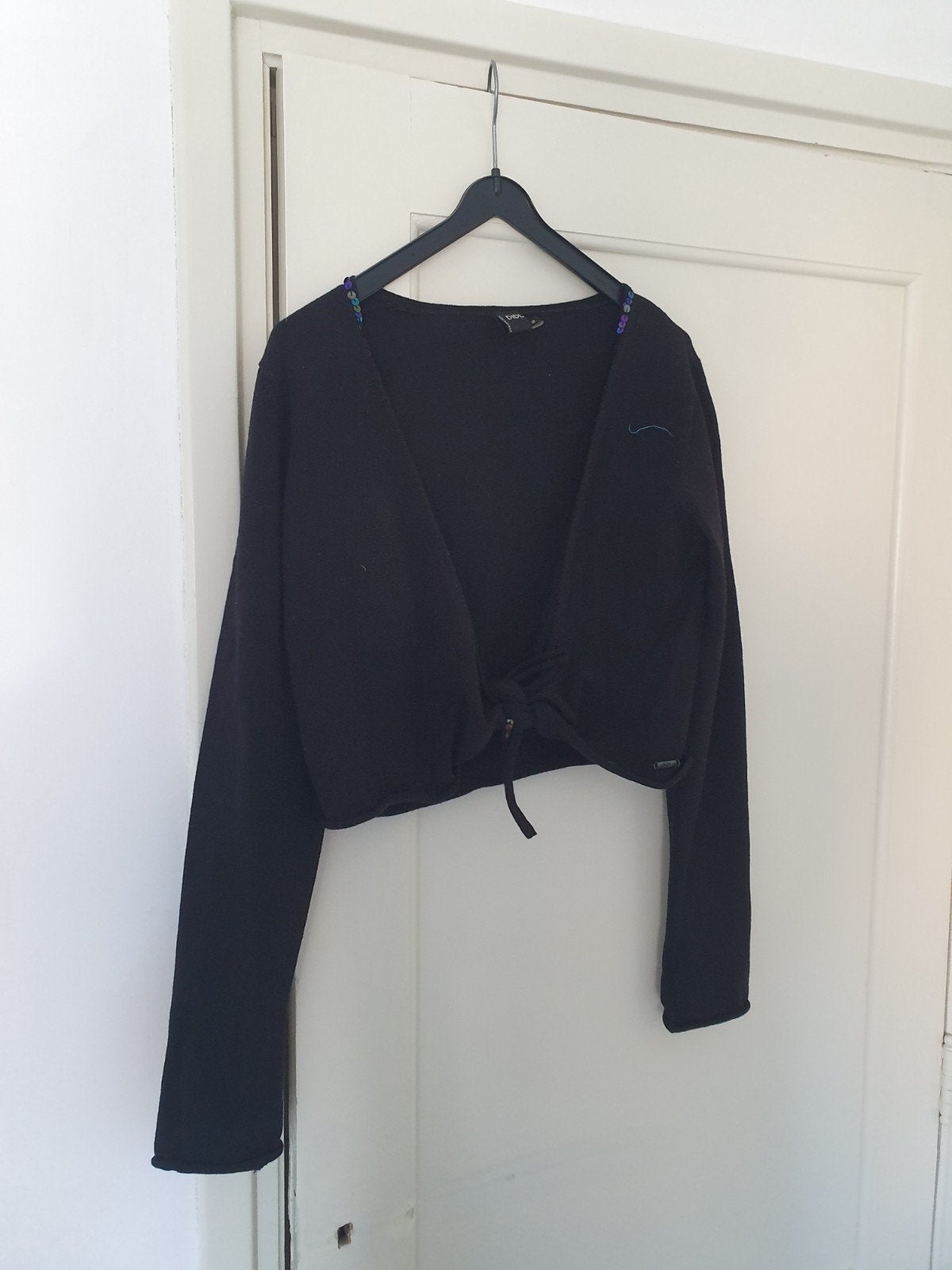Zwart bolero vestje met knopsluiting en pailletten afwerking, Kleding | Dames, Maat 38/40 (M), Zwart, Didi, Ophalen of Verzenden