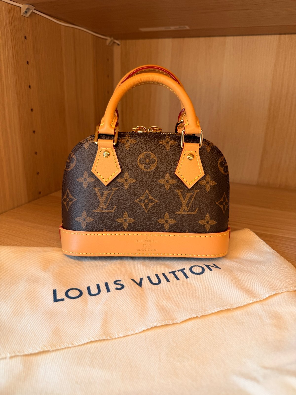Louis Vuitton Alma BB Mini Monogram Handtas, Ophalen of Verzenden, Zo goed als nieuw, Bruin, Handtas