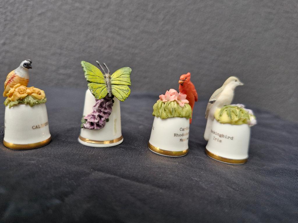 vingerhoedjes engeland vogels vlinder. Kijken! 4, Verzamelen, Verzenden, Zo goed als nieuw, Porselein