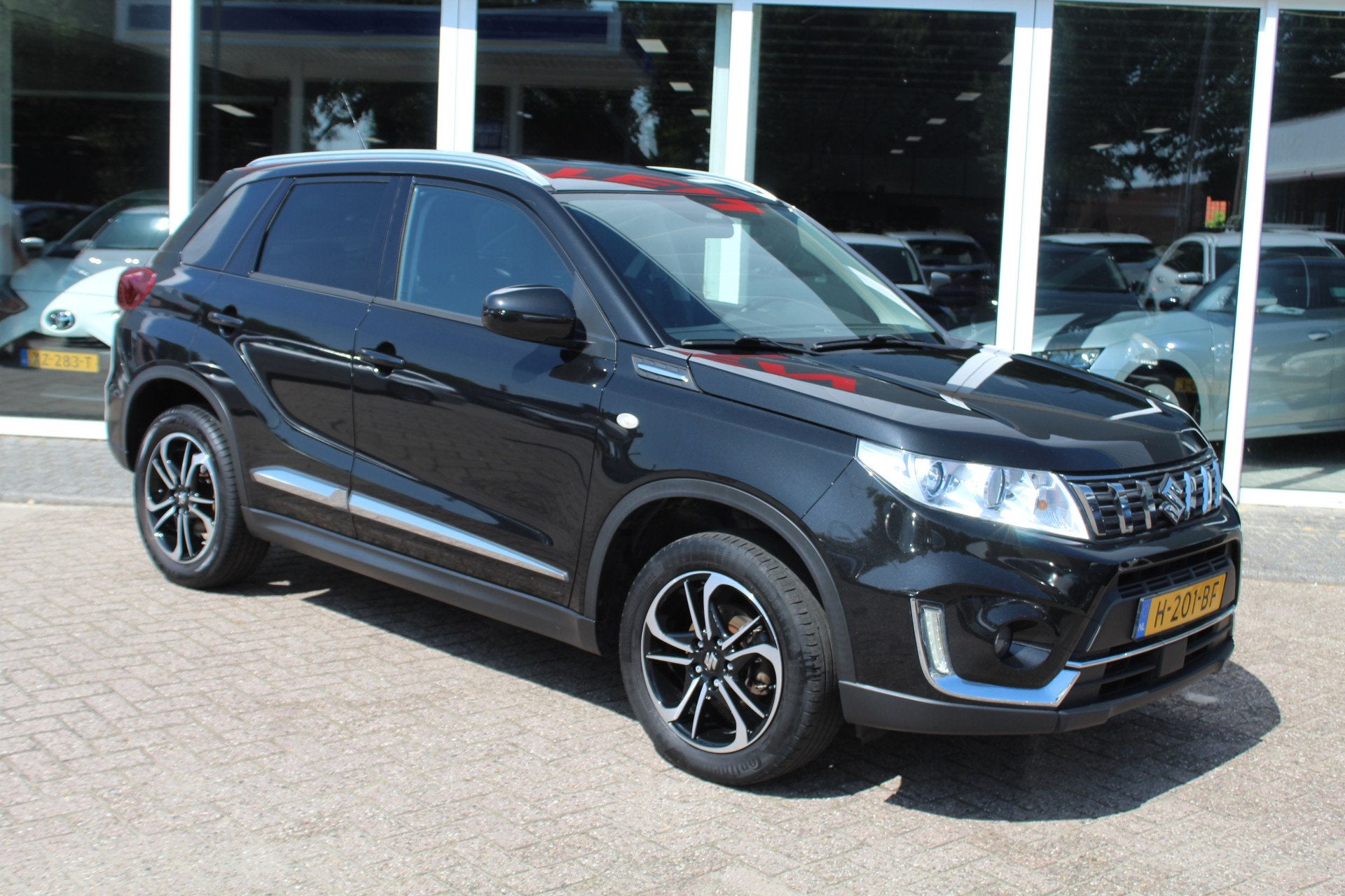 Suzuki Vitara 1.0 ECC//NAVI//CAMERA!, Voorwielaandrijving, Stof, Gebruikt, Euro 6