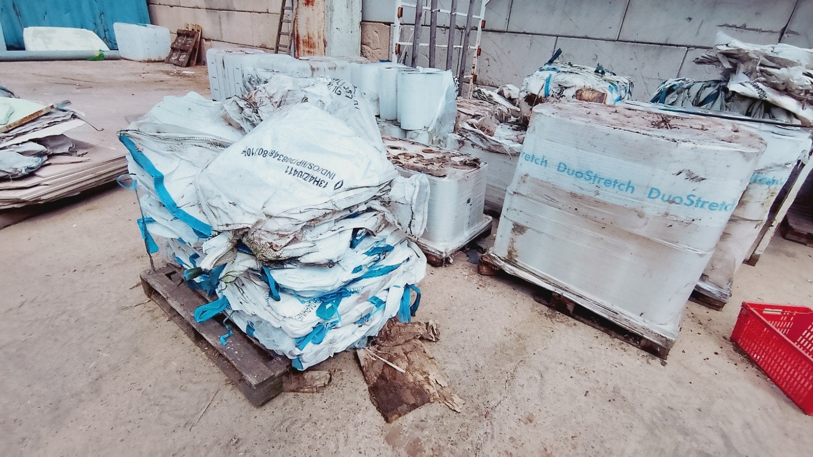 Wikkelfolie rollen en geperste bigbags, MOET WEG, Ophalen, 15 m² of meer, Zeil
