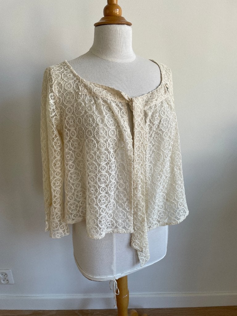 Isla Ibiza: Roomwitte blouse / vestje. Maat M, Maat 38/40 (M), Isla Ibiza Bonita, Wit, Ophalen of Verzenden