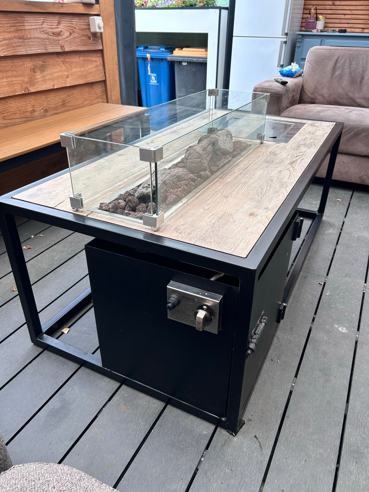Vuurtafel 140x70x51cm met glazen ombouw en wijnkoeler, Ophalen, Gebruikt