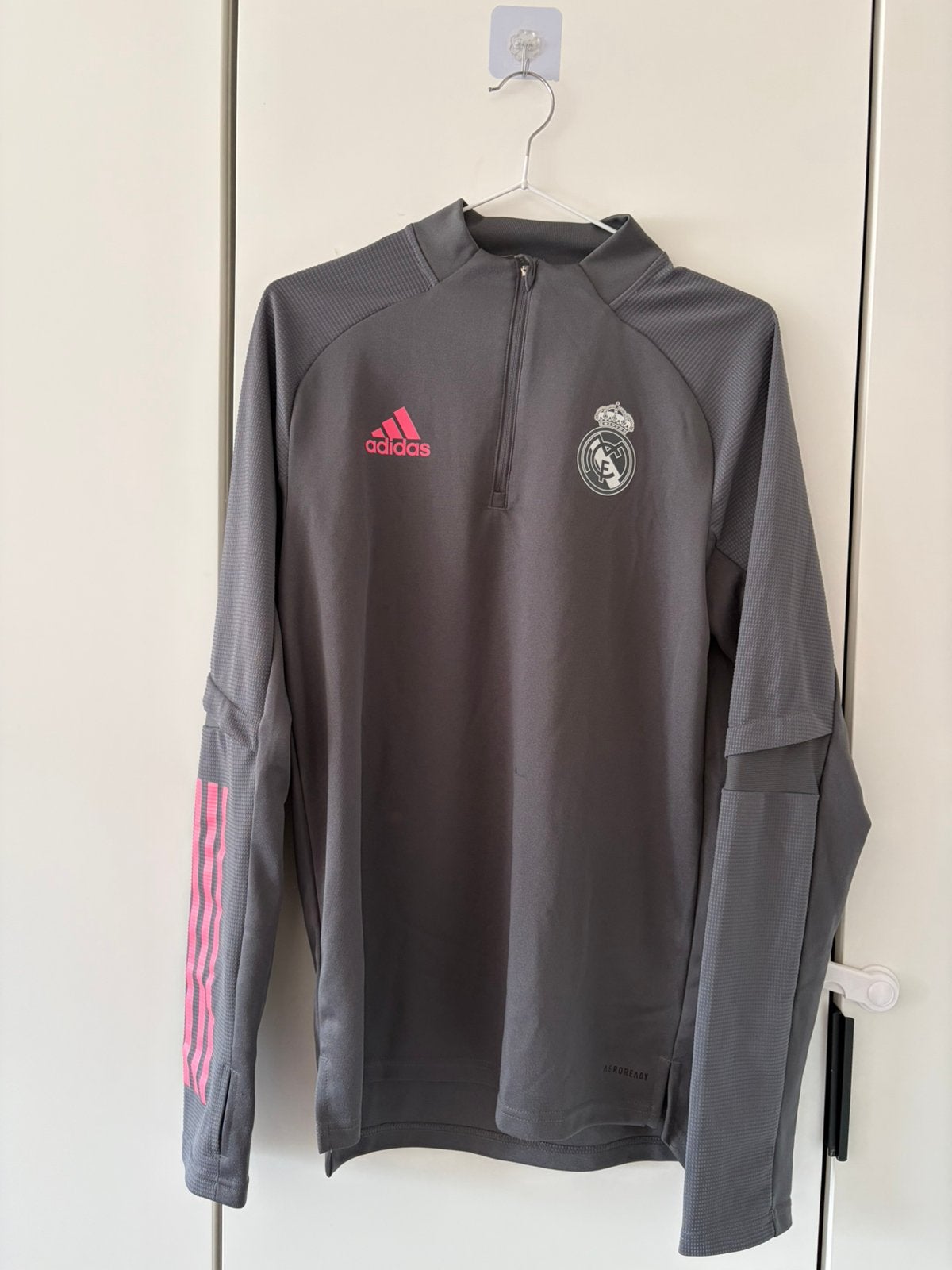 Kledingpakketje - Real Madrid, Voetbal, Gedragen, Maat 46 (S) of kleiner, Meerkleurig