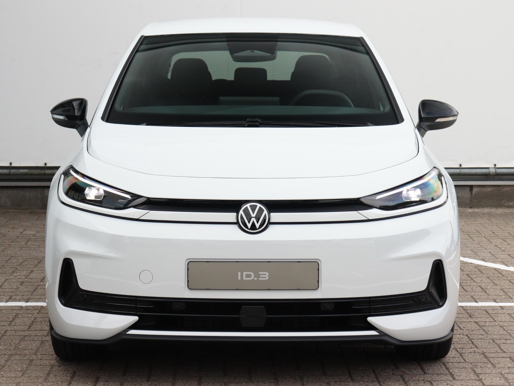 Volkswagen ID.3 Neo Life 50 kWh 170pk | Nu in de showroom |, Auto's, Zwart, Automatische klimaatregeling, ID.3, Wit