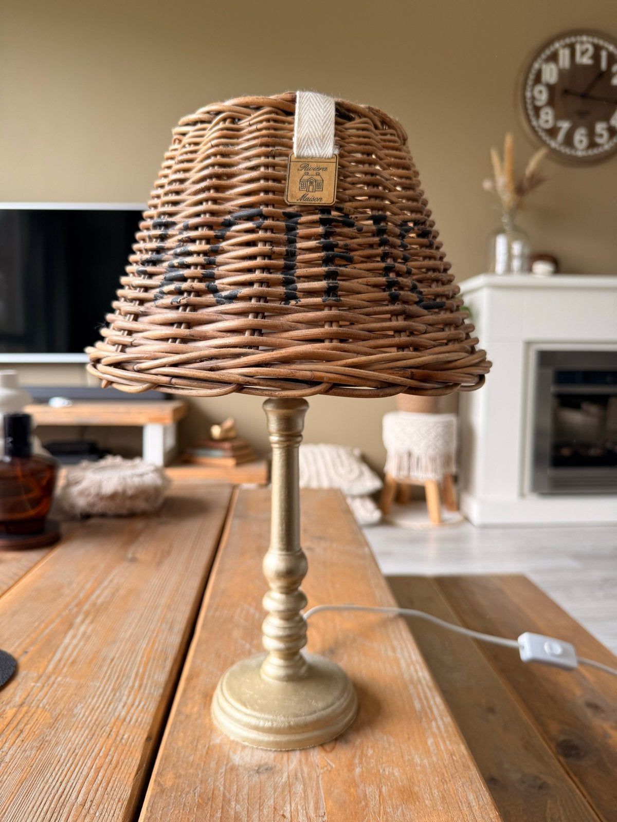 Riviera Maison tafellamp met rieten kap, Huis en Inrichting, Lampen | Tafellampen, Ophalen, Gebruikt, Hout, 50 tot 75 cm
