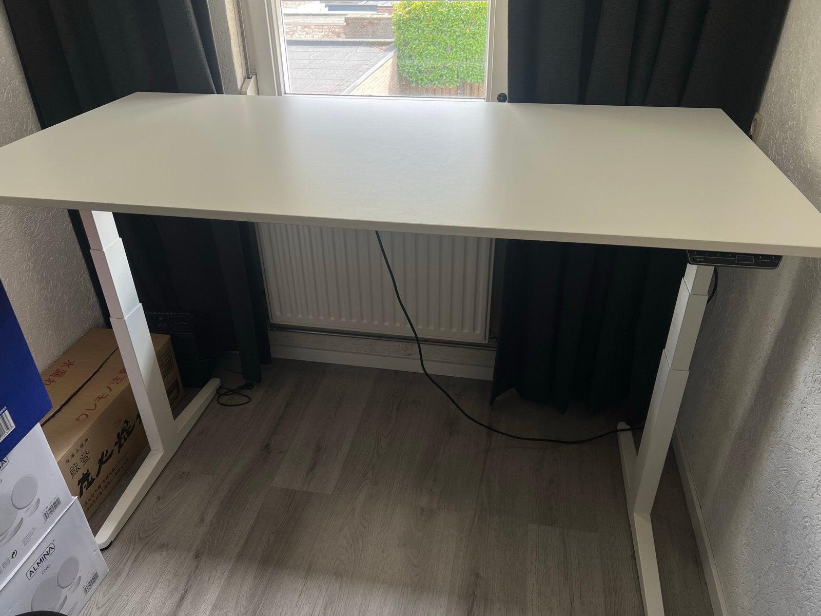 Ahrend wit elektrisch zit-sta bureau, Huis en Inrichting, Bureaus, Ophalen, Zit-sta bureau, Spaanplaat of MDF, Zo goed als nieuw