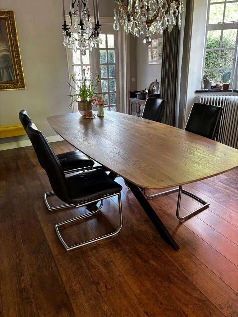 Vier comfortabele, bruine, leren stoelen, Ophalen, 100 tot 150 cm, 50 tot 100 cm, Zo goed als nieuw