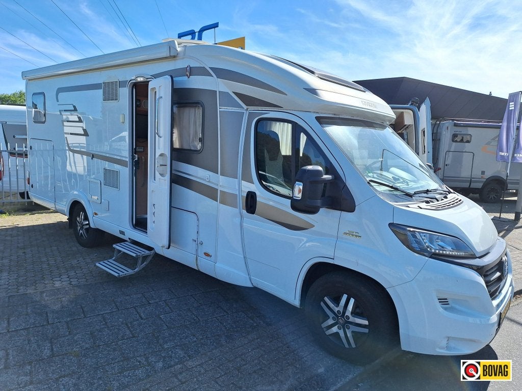 Hymer Tramp 704 SL 2016 2 APARTE BEDDEN-180PK Zeer netjes!, Caravans en Kamperen, Ringverwarming, Fiat, Tot en met 2, Bedrijf