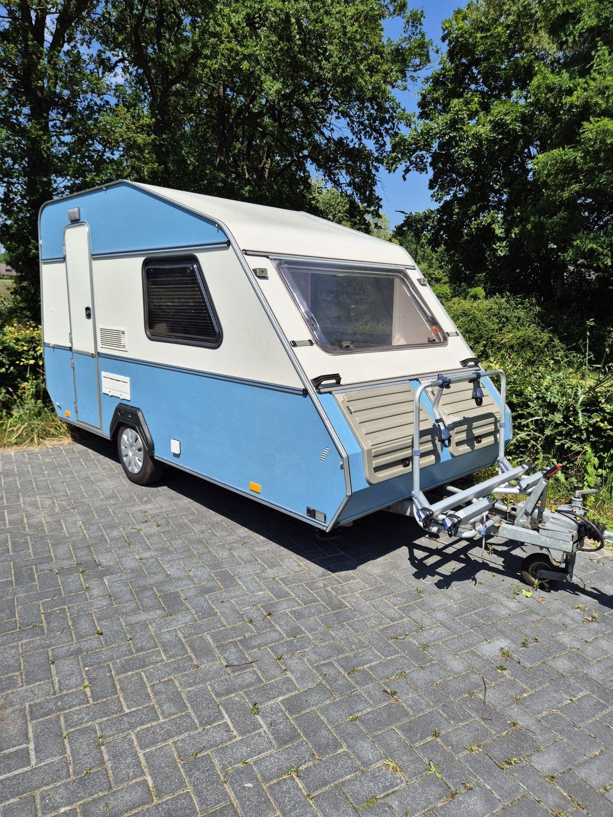 Lichtgewicht Kip Caravan (1992) gerenoveerd vastbed, Vast bed, Kip, Particulier, 500 - 750 kg